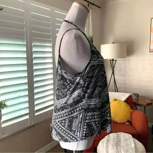 Tobi black and white halter top - Picture 2 of 6